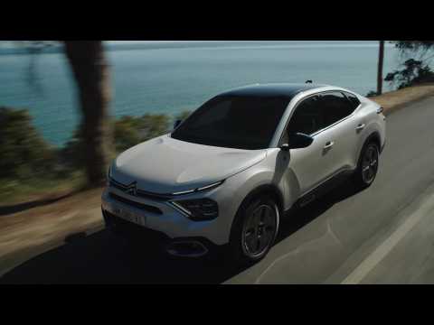 The new Citroën Ë-C4X Driving Video
