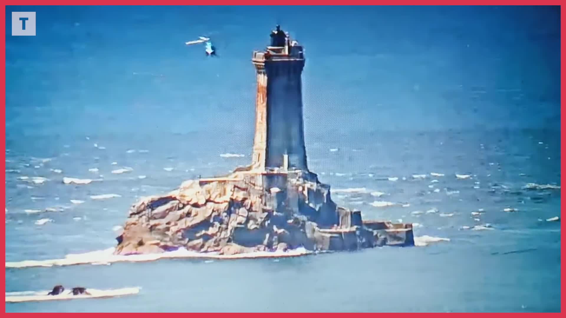 Un hélicoptère évite le crash au niveau du phare de la Vieille, face à la pointe du Raz (Le Télégramme)