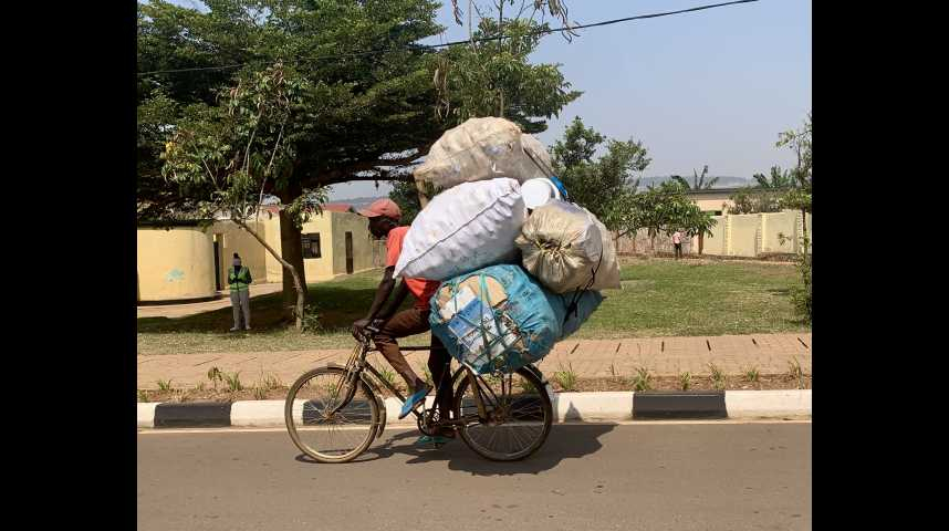 « On peut faire jusqu'à 100 km par jour » : transport de marchandises et de passagers... Au Rwanda, le vélo au coeur de la culture [Reportage]