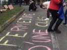 Manifestation bruyante contre la menace d'une fermeture de classe à Jaux