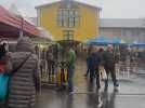 Résilience et solidarité au marché du Canal couvert, après l'attaque au couteau du samedi 22 février