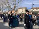 Des milliers de personnes séduites par le grand défilé de la Saint-Valentin à Roquemaure