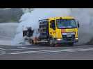 Un camion transportant des bonbonnes de gaz prend feu à Châtelineau