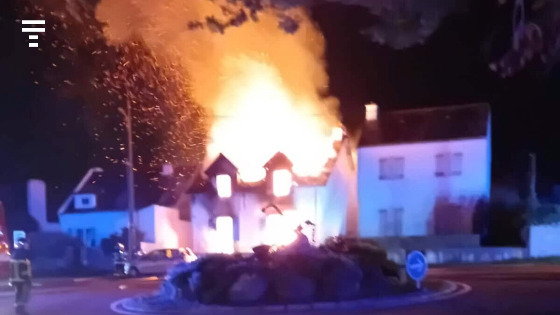 Un incendie se propage dans une habitation de Saint-Pierre-Quiberon, des explosions entendues [En images]