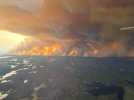 VIDÉO. Incendies monstres au Canada : deux provinces en état d'urgence, 17 000 évacuations
