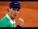Roland-Garros : Jannik Sinner domine Novak Djokovic et rejoint Carlos Alcaraz en finale