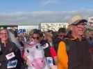 L'échauffement (déguisé) des participants de l'Urban Trail 2025 de Calais
