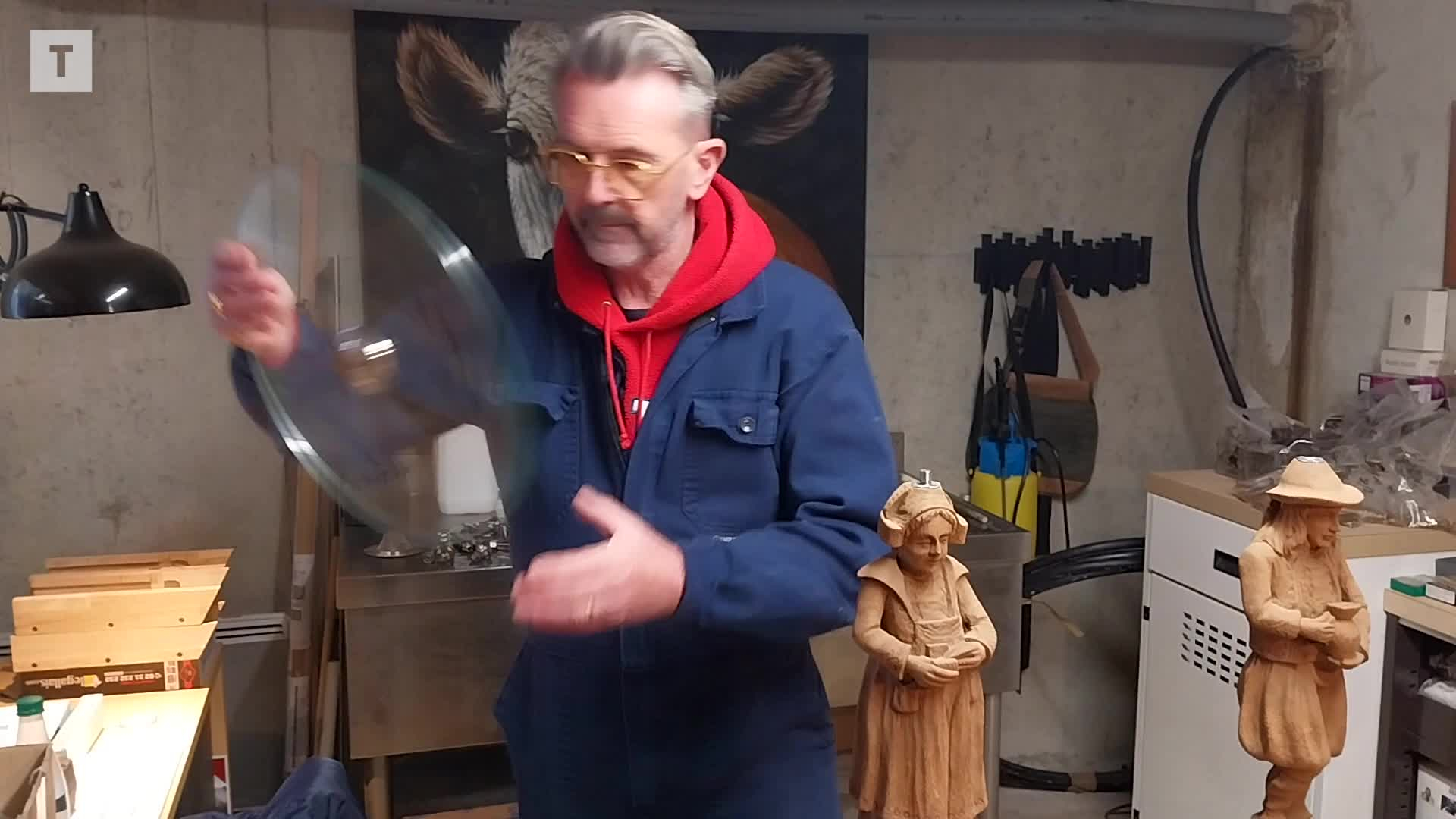 « Mieux vaut me les confier que les brûler » : ce Brestois offre aux meubles bretons une cure de design