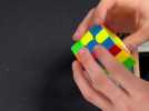 À 14 ans, il résout un Rubik's Cube en moins de dix secondes