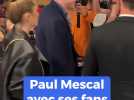 Paul Mescal avec ses fans à Cannes