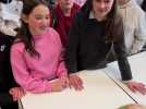 Des cours de jonglage au collège de Caudry