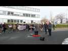 CARTE SCOLAIRE 37 / Les syndicats manifestent contre les fermetures de classes