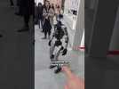 Un robot qui fait très humain  #robot #humanoide