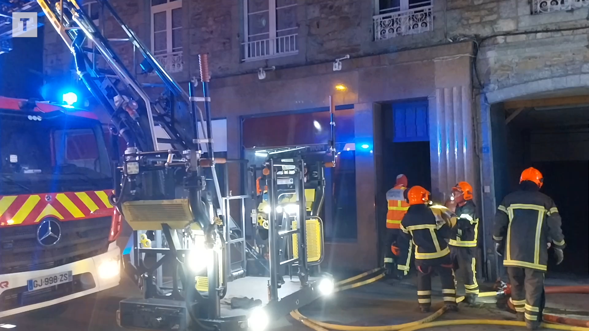 Feu d'appartement à Guingamp : l'un des deux pompiers intoxiqués est sorti de l'hôpital