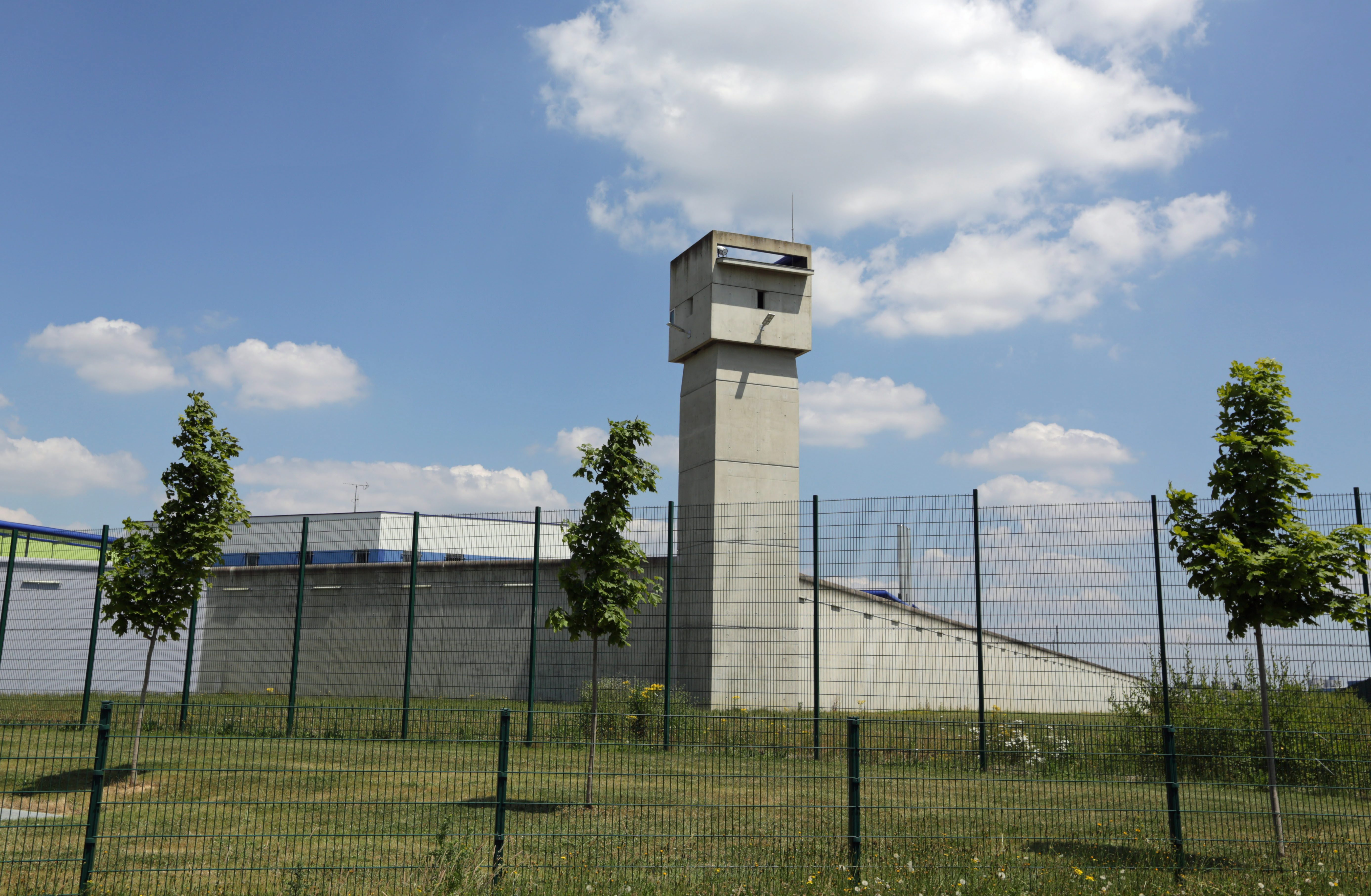 « La sanction pour mes vidéos, ce serait le mitard » : quand les détenus de la prison de Rennes-Vezin se filment sur les réseaux