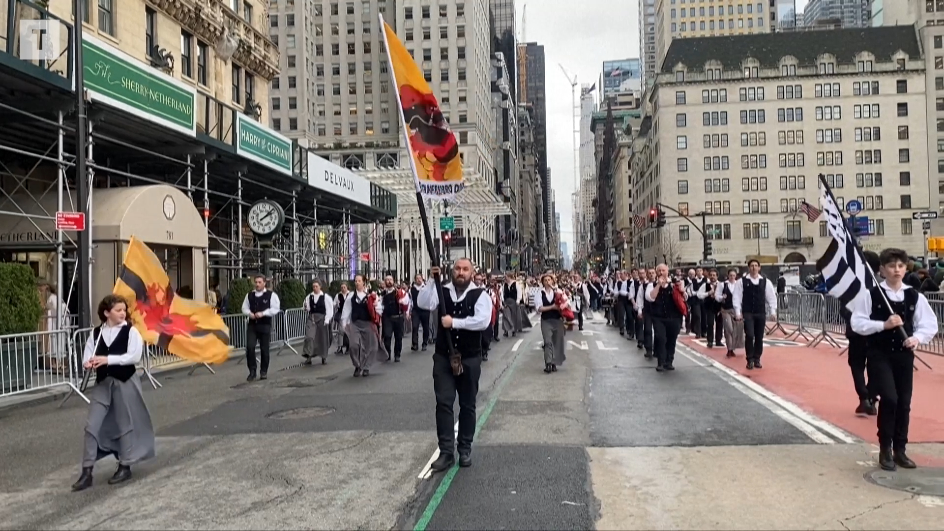 Revivez la parade du bagad de Perros-Guirec à New York [Vidéo]