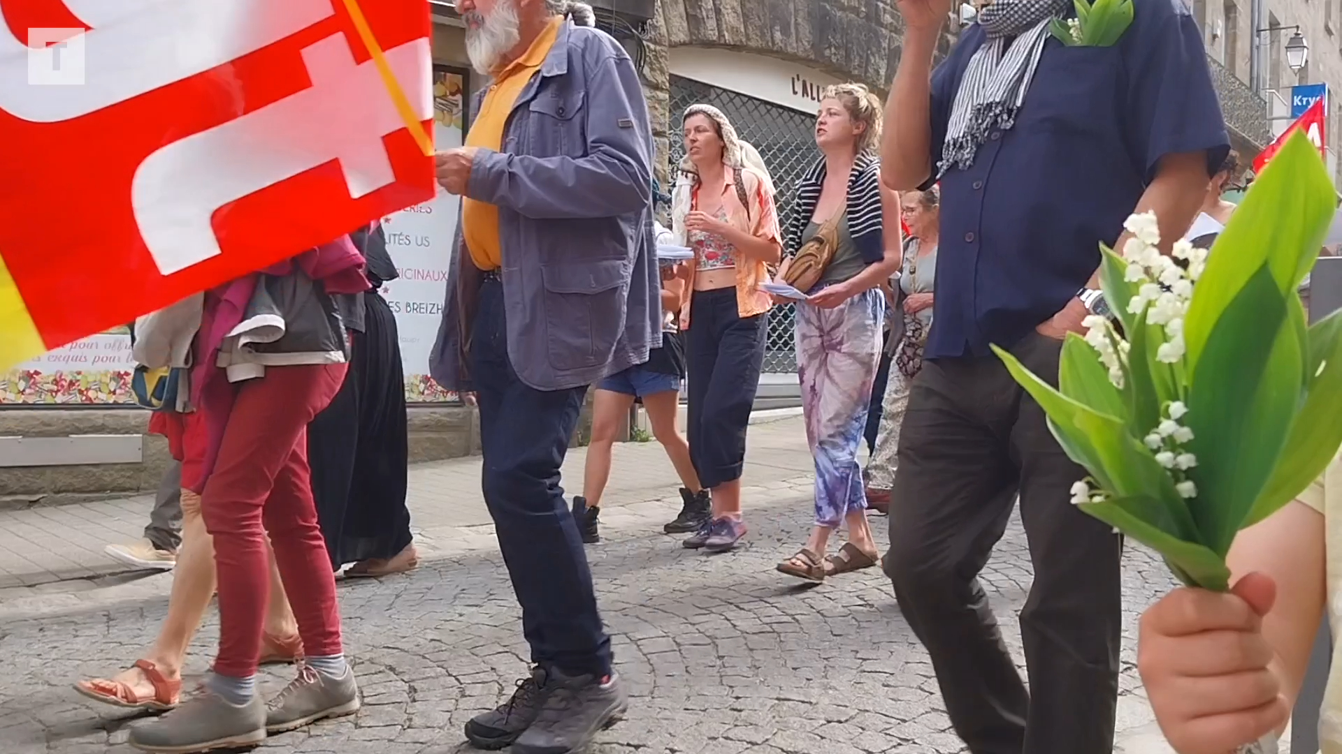« Pour ne pas oublier les luttes du quotidien » : 400 personnes ont manifesté le 1er-Mai à Guingamp [La vidéo]