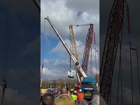 Les images du sauvetage du convoi exceptionnel bloqué depuis plusieurs jours près de Nancy