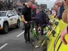 Vidéo - Paris-Nice dans le Loiret : une course cycliste rythmée par les chutes jusque sur la ligne d'arrivée