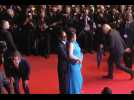 Enceinte, Rihanna enlace A$AP Rocky sur le tapis rouge