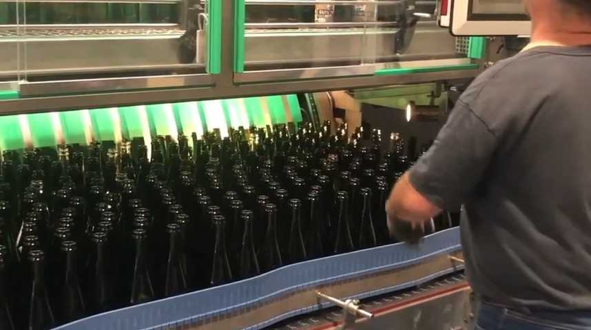 Réemploi : La plus grande usine de lavage de bouteilles en verre de France ouvre à Nantes