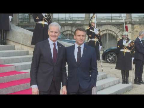 Paris Peace Forum: Emmanuel Macron welcomes Norwegian Prime Minister