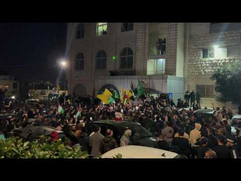 Crowd cheers release of Palestinian prisoner near Ramallah (2)