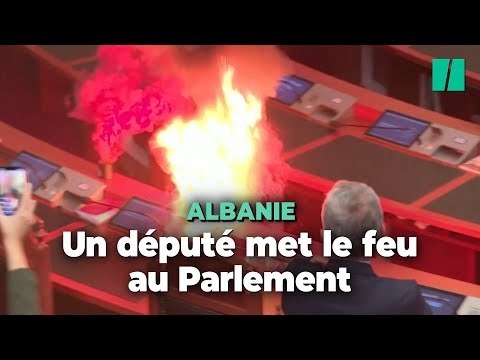 Insolite : mécontente, l'opposition albanaise met le feu au Parlement en pleine séance