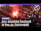 Des députés albanais mettent le feu au Parlement