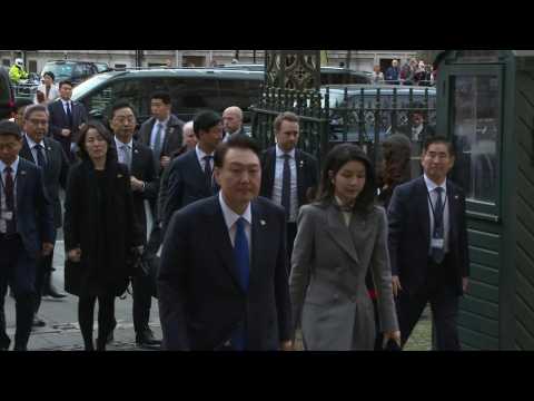 South Korean president Yoon visits Westminster Abbey during UK state visit