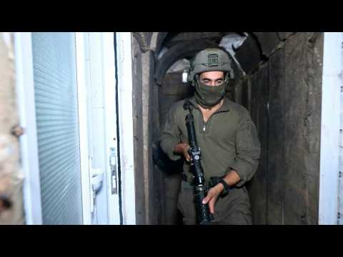Israeli soldiers secure Hamas tunnels under the Al-Shifa hospital compound