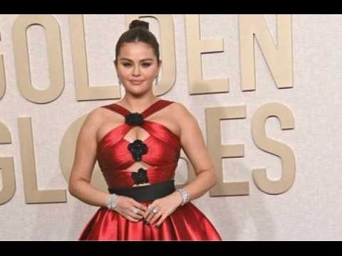 VIDEO : Selena Gomez ignore par Kylie Jenner aux Golden Globes ? Cette squence qui affole la Toile