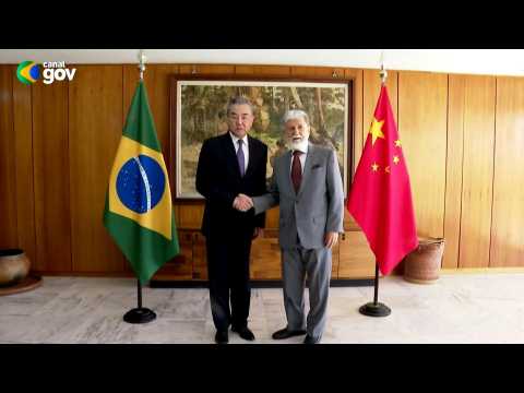 China FM meets top Brazil official in Brasilia