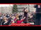 Les fans de Lena Situations envahissent la Grand-Place de Bruxelles - Ciné-Télé-Revue