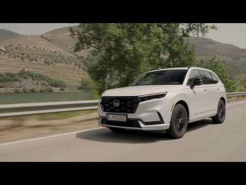2023 Honda CR-V e:PHEV in Diamond Dust Metallic Driving Video