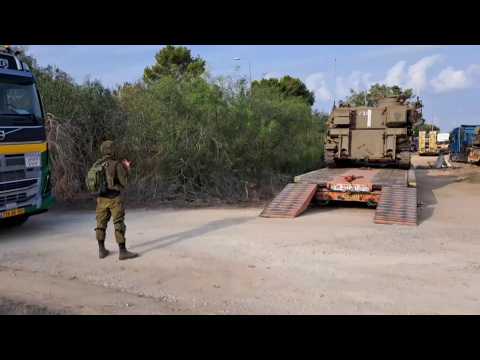 Israeli army gears up on Gaza border