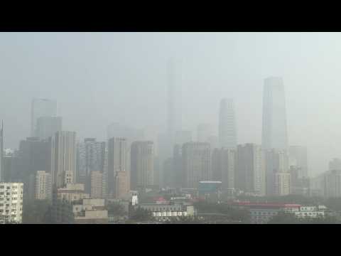 Thick haze smothers Beijing as northern China chokes under severe pollution