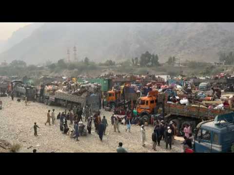 Thousands of Afghans stranded near border as they return from Pakistan