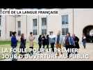 Les premiers visiteurs de la Cité de la langue française applaudis