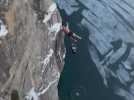 Norvège : Il saute d'une falaise de 40.5 m de haut dans l'eau glacée et bas un record #shorts
