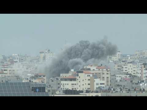 Israeli strikes pound Gaza on Monday morning