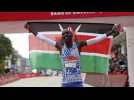 L'extra-terrestre et quai inconnu Kelvin Kiptun pulvérise le record du Marathon