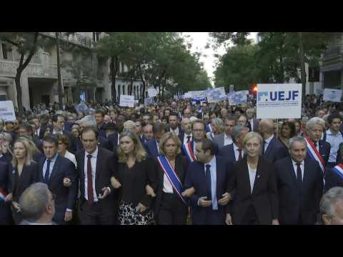 Thousands rally in Paris in support of Israel