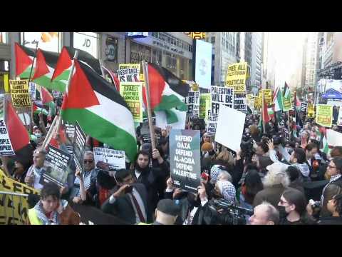 New Yorkers hold pro-Palestinian rally in Times Square