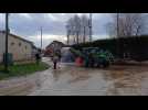 Journée nettoyage à Auchy-lès-Hesdin, rue du Parquet-Gambette après les inondations