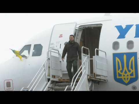 Ukrainian President Volodymyr Zelensky arrives in Lithuania on Baltic tour