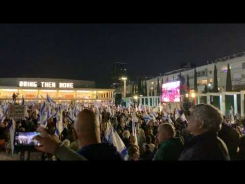 Israeli protesters in Tel Aviv call for early elections
