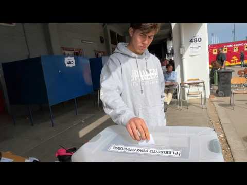 Chileans vote in referendum on proposed new constitution