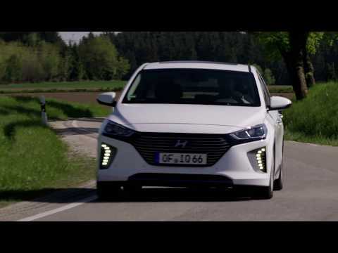 2017 Hyundai IONIQ Plug-In Hybrid PHEV Review & Driving Report | AutoMotoTV