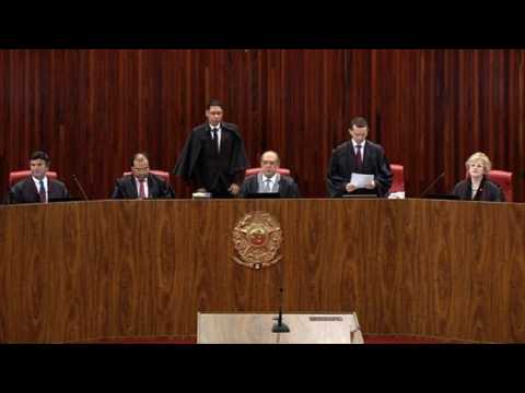 Brazil court opens session that could topple president